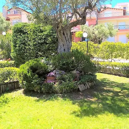 Maisonette With Garden Casa de Férias Skála Foúrkas