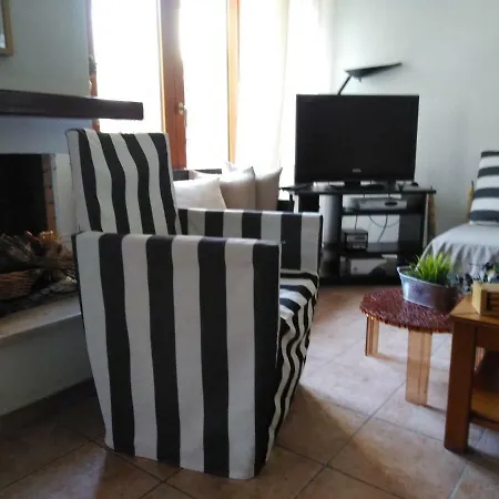Maisonette With Garden Casa de Férias *